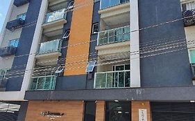 Novo central 2 quartos wifi/garagem/elevador 206